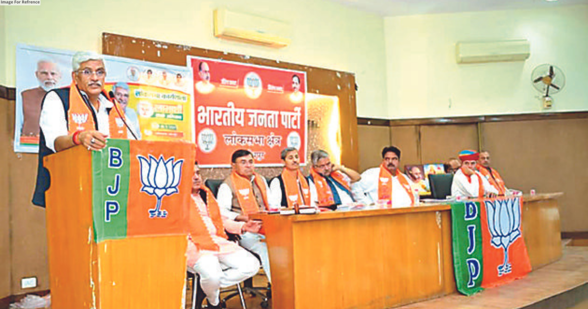 Shekhawat to workers: Aim for BJP’s win in 25 LS seats